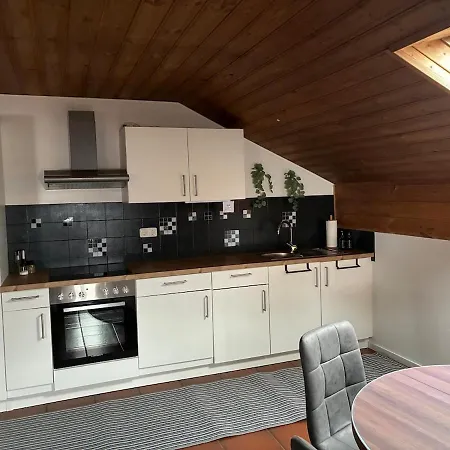 Nette, Kleine Auf Ehemaligem Bauernhof Apartment *