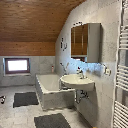 Nette, Kleine Auf Ehemaligem Bauernhof Apartment *