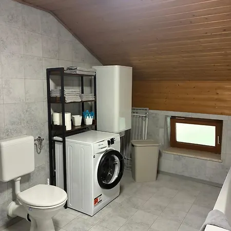 Nette, Kleine Auf Ehemaligem Bauernhof Apartment *