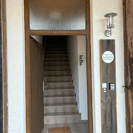Apartment Nette, Kleine Auf Ehemaligem Bauernhof *